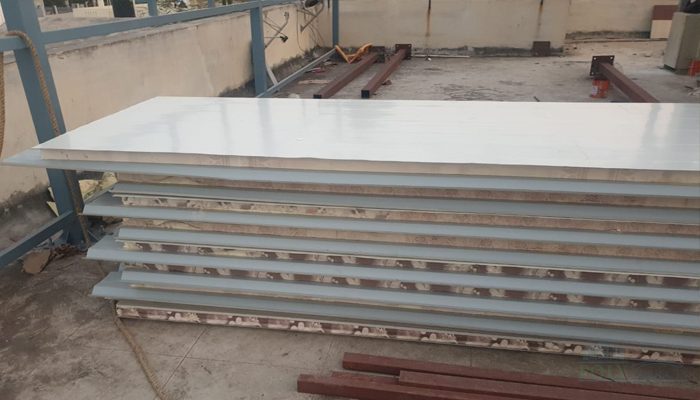 PUF insulated roofing panel
