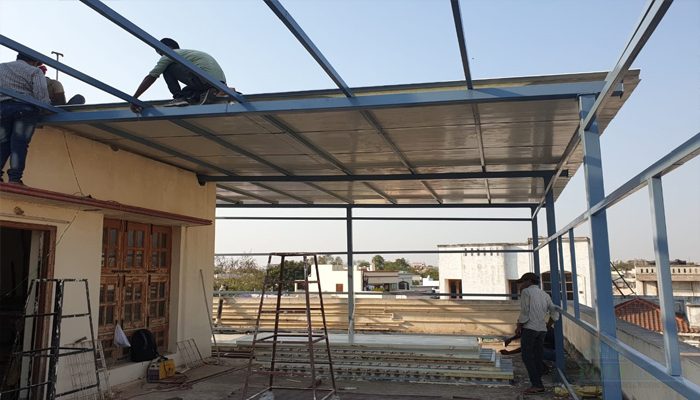 PUF insulated roofing panel